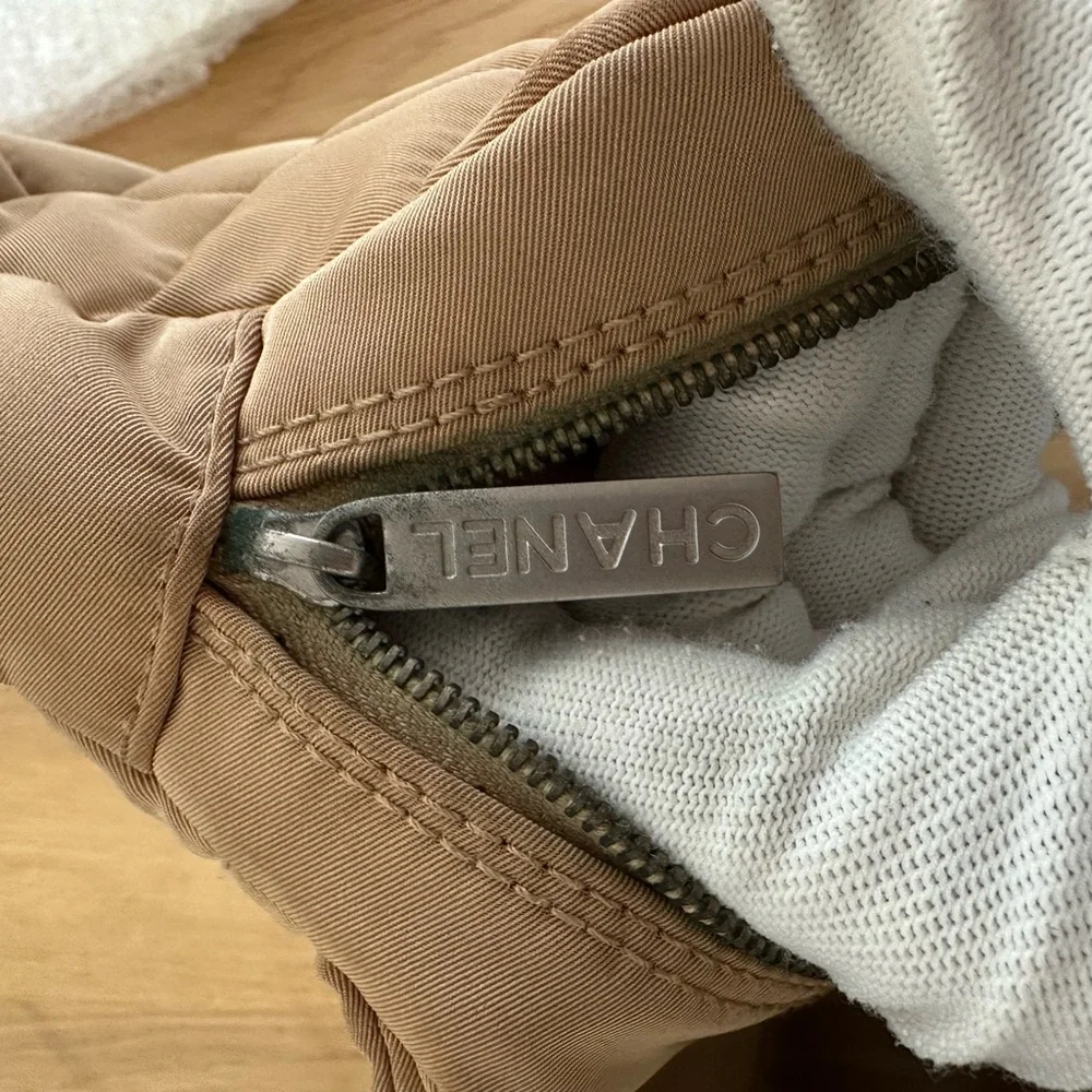Chanel Shoulder Bag - Picture 13 of 16